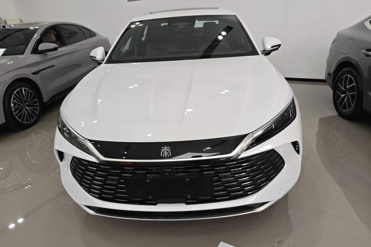 Used BYD Qin L 2025 DM-i Smart Drive 120KM Leading Model