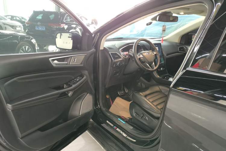 Used Ford Edge 2020 EcoBoost 245 Two-Wheel Drive Titanium 7-Seater