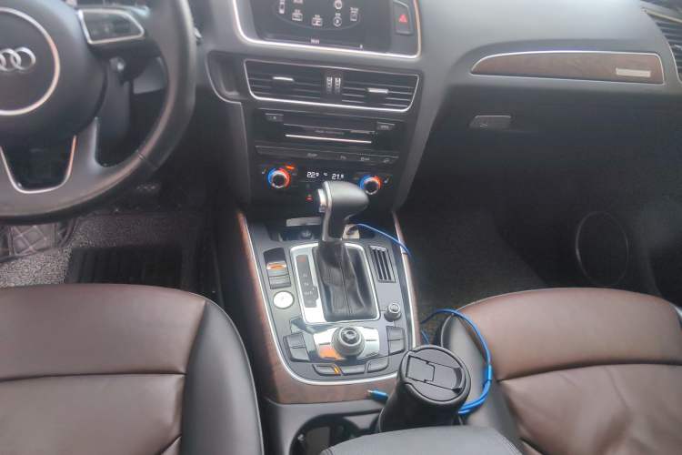 Used Audi Q5 2016 40 TFSI Comfort Model Gear Lever