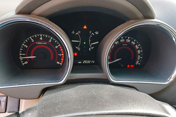 Used Toyota Highlander 2009 2.7L Two-Wheel Drive 7-Seater Luxury Navigation Edition Odometer Close Up