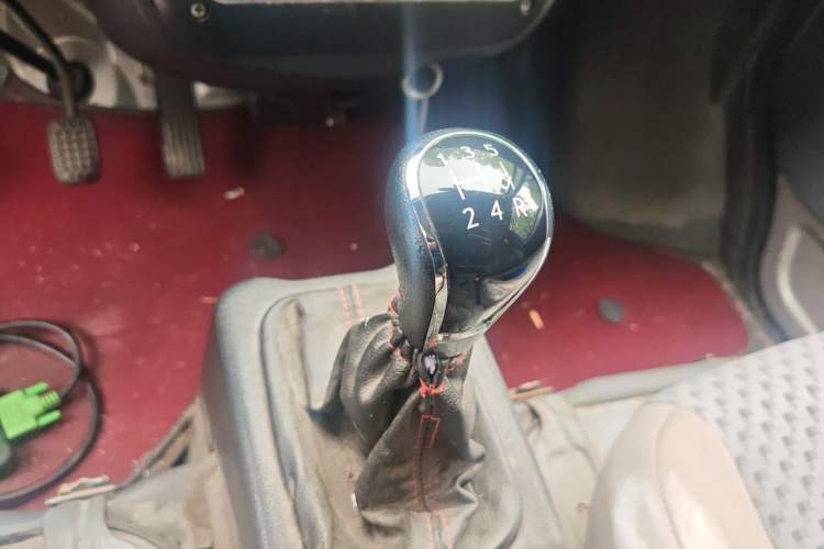 Used Wuling Zhiguang 2015 1.2L Practical LS-I Model