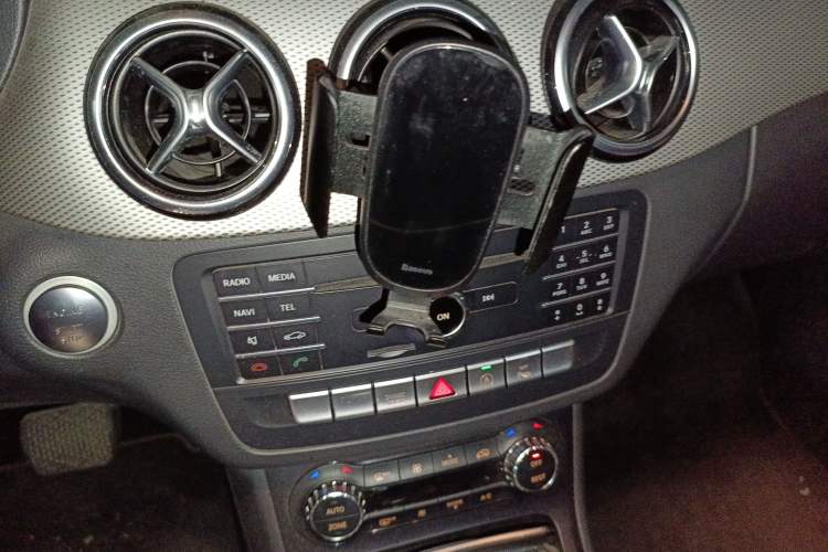 Used Mercedes-Benz B-Class 2016 B 200 Exclusive Edition
