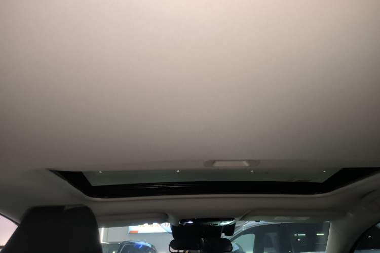 Used Toyota Camry 2026 Model Dual-Engine 2.0HSE Sport Lite Edition
