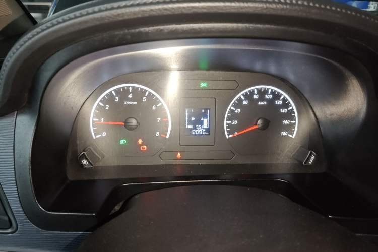 Used FORTHING Lingzhi 2023 M5L 1.6L Base Model 7 Seats Instrument Cluster