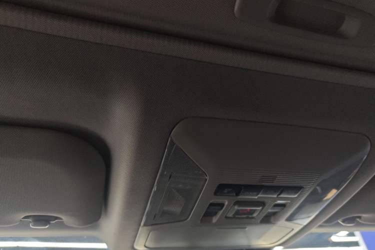 Used Toyota Wildlander 2020 Dual-Engine 2.5L E-CVT Two-Wheel Drive Luxury Edition Headliner