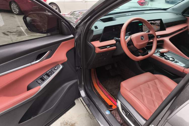 Used CHANGAN CS75 PLUS 2023 3rd Generation 1.5T Automatic Pilot Model Driver Seat