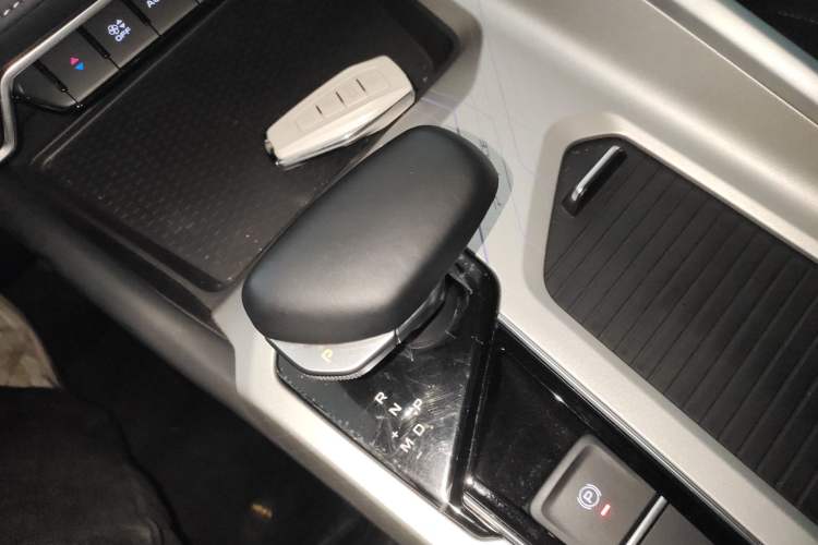 Used Geely Auto Preface 2025 Dongfang Yao 1.5TD Kunlun Edition Gear Lever