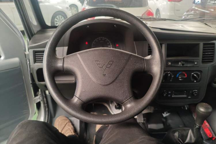 Used Wuling Zhiguang 2023 1.5L Practical Version 5/7 Seats
