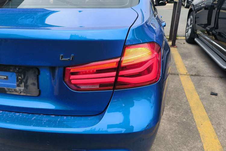Used BMW 3 Series 2018 320Li Leading Model M Sport Package Exterior 3