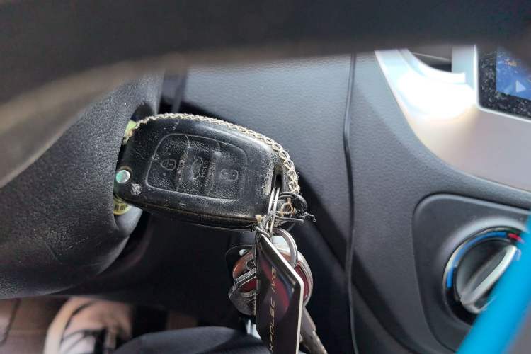 Used Hyundai Verna (new generation) 2016 1.4L Manual Cool Edition GLS Vehicle Key