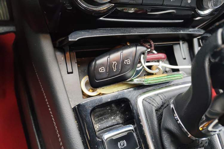 Used Roewe RX3 2020 1.6L CVT 4G Connected Ultra-Cool Flagship Edition Vehicle Key