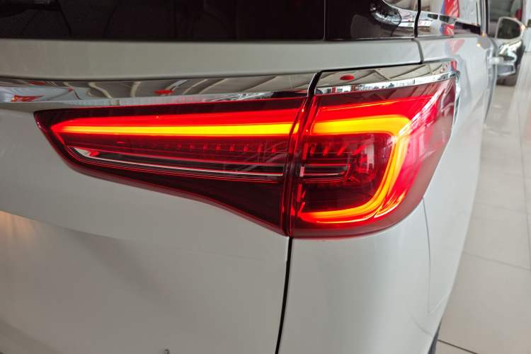 Used Buick GL8 2021 ES Land Cruiser 653T Luxury Edition