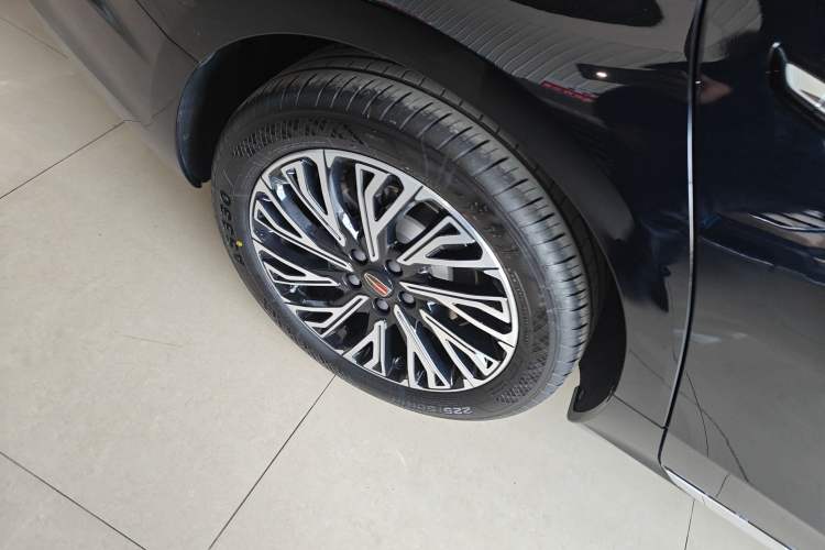 Used Hongqi H5 2025 2.0T Automatic Flag Edition – 500 000 Units Commemorative Version