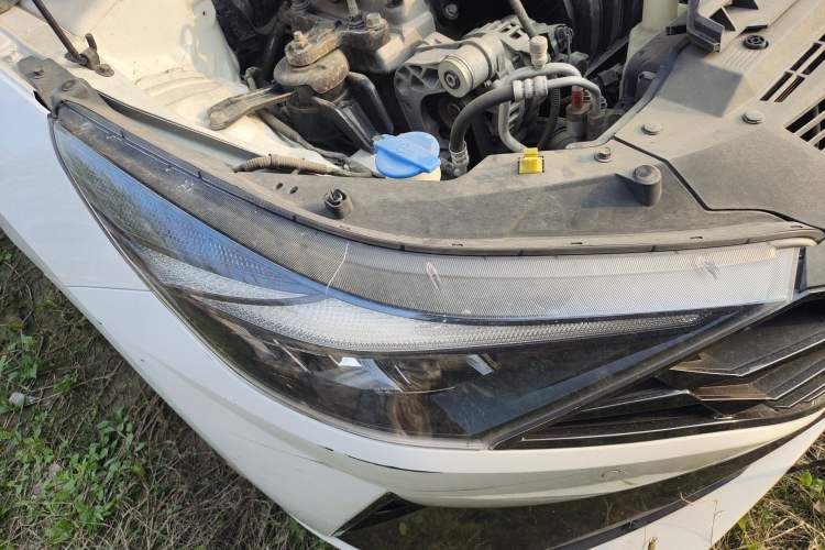 Used Hyundai Elantra 2021 1.5L CVT LUX Prestige Edition Right Front Headlight