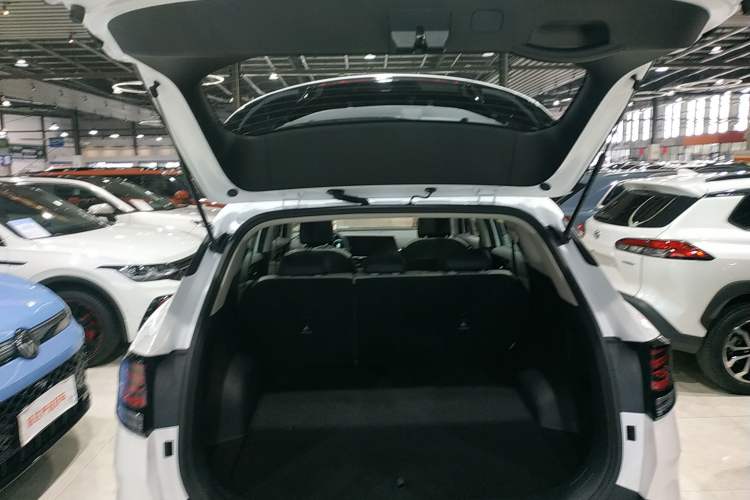 Used Kia Sportage (Chinese Domestic Model) 2025 1.5T Two-Wheel Drive Prestige Smart Enjoyment Version Trunk