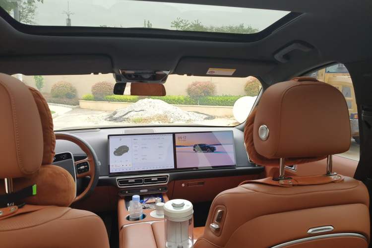 Used Li Auto L8 2023 Pro Model Headliner