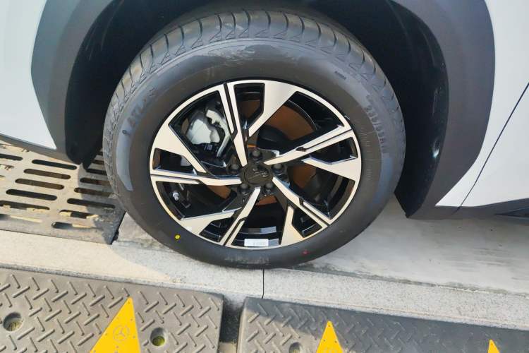 Used Geely Auto FX11 2025 4th Generation 1.5TD DCT – The Start
