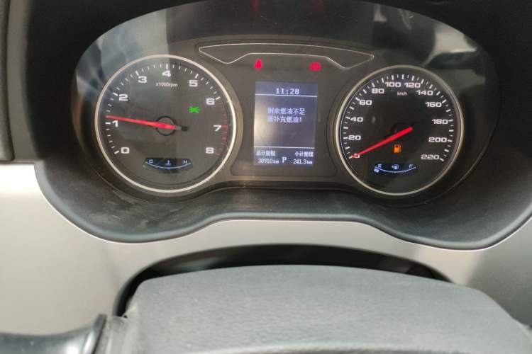 Used JAC Refine M4 2022 2.0 TGDI Automatic Business Edition Odometer Close Up