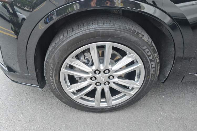 Used Cadillac XT6 2022 2.0T 7-Seater Four-Wheel Drive Luxury Version Left Front Wheel Hub