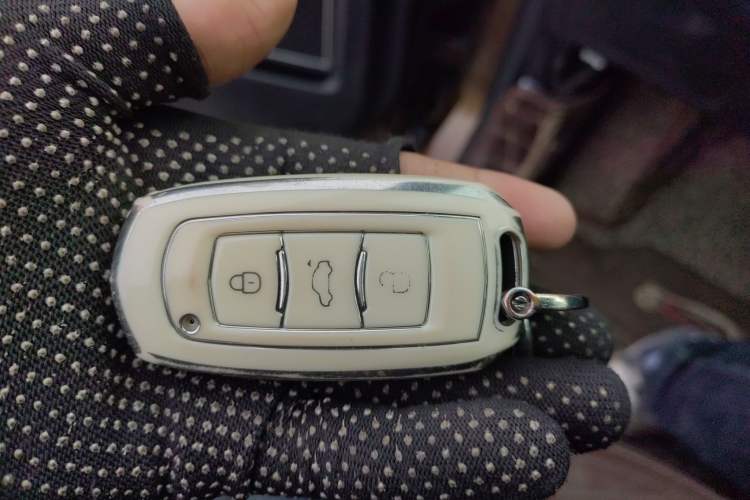 Used Geely Auto Emgrand X7 Sport 2016 1.8TD Automatic ZhiZun Version
