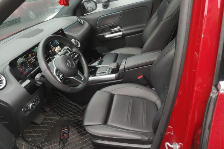 Used Mercedes-Benz GLA 2022 Facelifted GLA 200 Left Front Seat