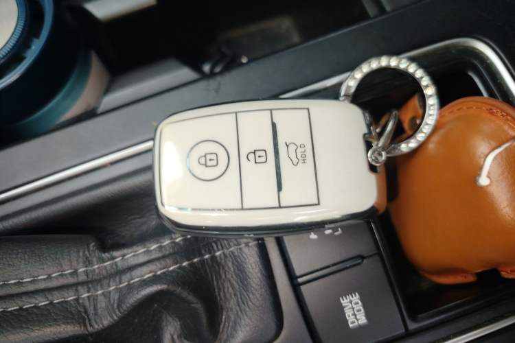 Used Kia Sorento 2015 Sorento L 2.4L Gasoline 4WD Elite Edition 7 Seats China IV Standard
