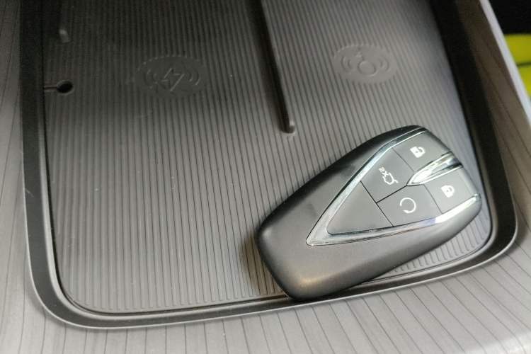 Used CHANGAN Eado PHEV 2025 Smart New Blue Whale 145KM Battleship Edition