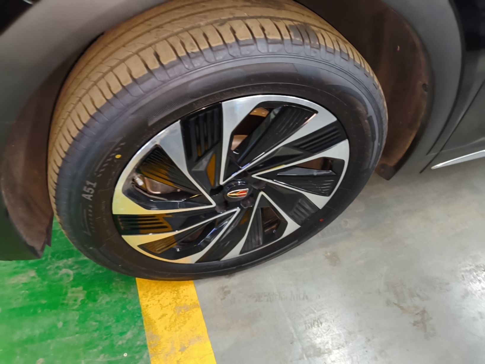 Hongqi HS7 PHEV 2024 2.0T PHEV Four-Wheel Drive Flagship Edition 6 Seats — снимка 10