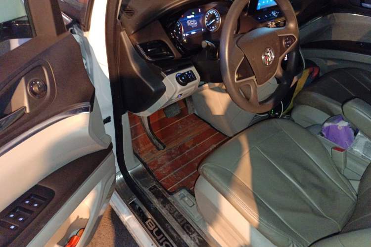 Used Buick GL8 2022 Land Cruiser Executive Class 652T Comfort Model