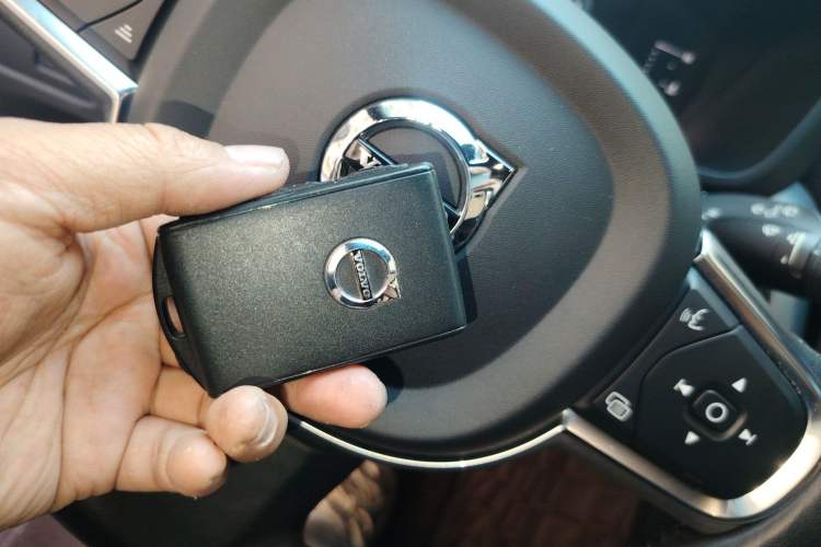 Used Volvo XC60 2021 T5 4x4 Smart Luxury Edition