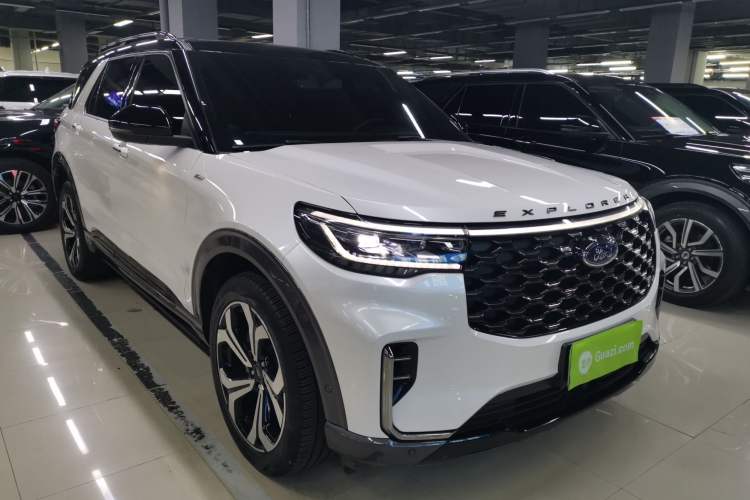 Used Ford Explorer 2023 EcoBoost 285 4x4 ST-LINE 7-Seater Front Right 45 Deg