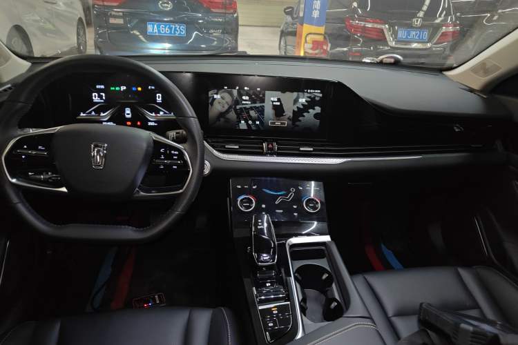 Used Bestune B70 2023 Third Generation 1.5T Automatic Enjoyment Version 70th Anniversary Edition
