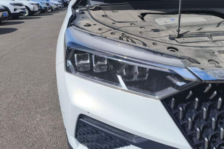 Used Bestune T77 2020 PRO 280 TID Automatic Luxury Model Right Front Headlight