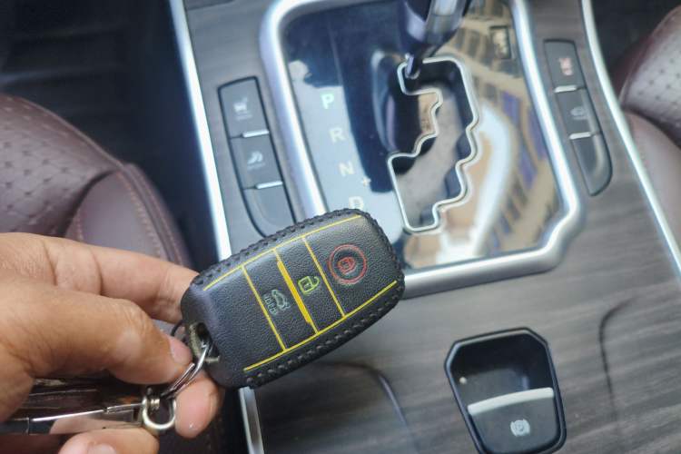 Used Land X7 2015 2.0T Panoramic Prestige Edition
