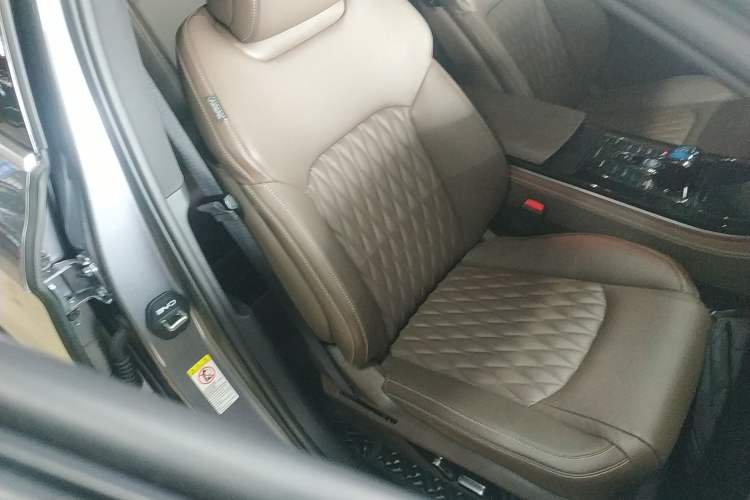 Used BYD Han 2023 DM-i Champion Edition 121KM Prestige Model