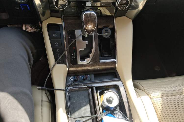 Used Toyota Vellfire 2020 Dual-Engine 2.5L HV Prestige Edition
