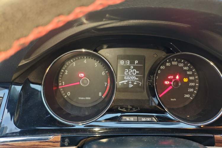 Used Volkswagen Bora 2013 1.6L Automatic Luxury Model Odometer Close Up