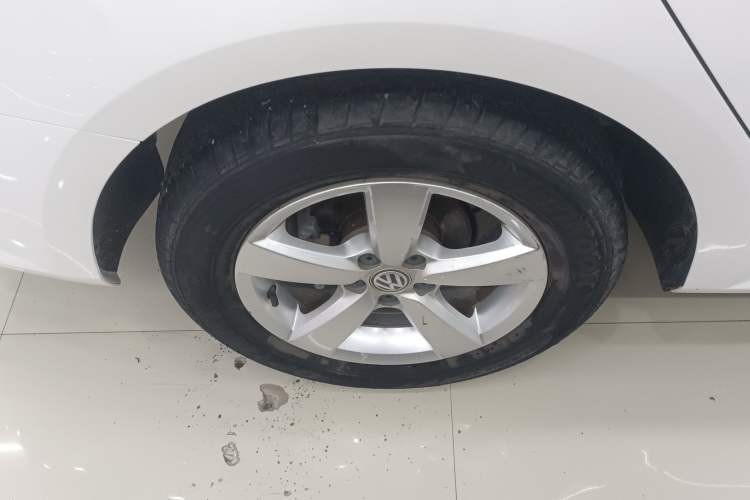 Used Volkswagen Lavida 2015 1.6L Manual Fashion Edition
