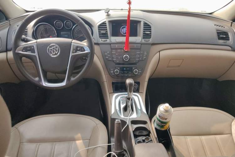 Used Buick Regal 2011 2.4L SIDI Elite Edition Center Console