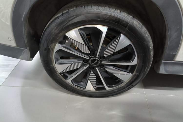 Used BYD Song PLUS New Energy 2025 EV Intelligent Driving Version 520km Premium Model Exterior 5