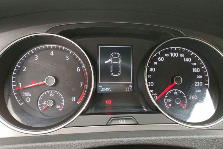 Used Volkswagen Golf 2015 1.4TSI Automatic Luxury Model Instrument Cluster