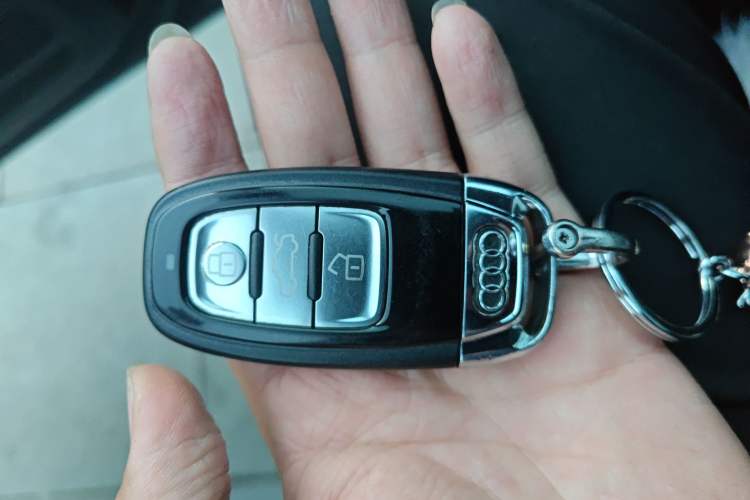 Used Audi A8 2013 A8L 45 TFSI quattro Comfort model
