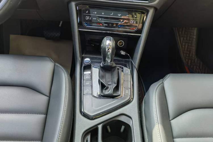 Used Volkswagen Tharu 2021 280TSI Two-Wheel-Drive Luxury Edition Gear Lever