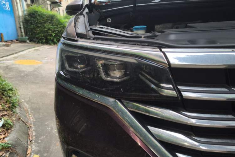 Used Volkswagen Viloran 2020 380TSI Prestige Edition Right Front Headlight