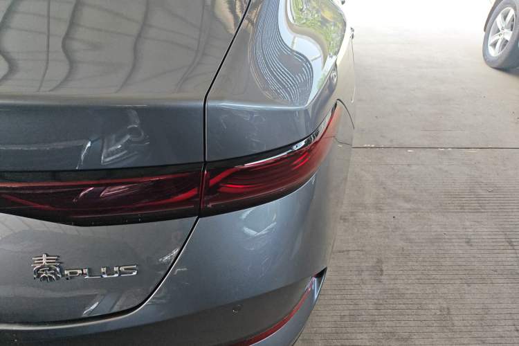 Used BYD Qin PLUS 2025 DM-i Smart Drive 55KM Leading Model Right Rear Taillight