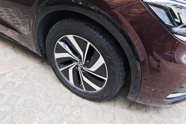 Used Volkswagen Viloran 2022 330TSI Luxury Edition Right Front Wheel Hub