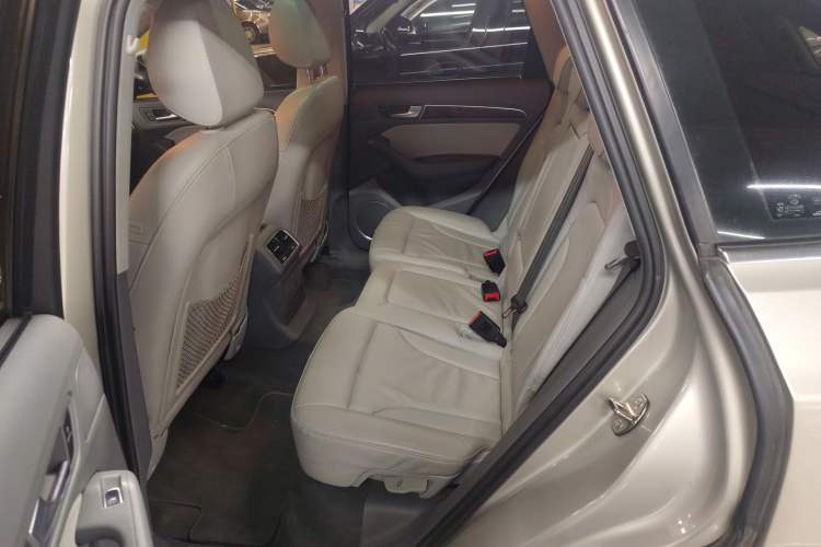 Used Audi Q5 2015 40 TFSI Technology Edition Left Rear Seat