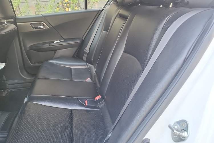 Used Honda Accord 2015 2.0L LX Comfort Edition Left Rear Seat