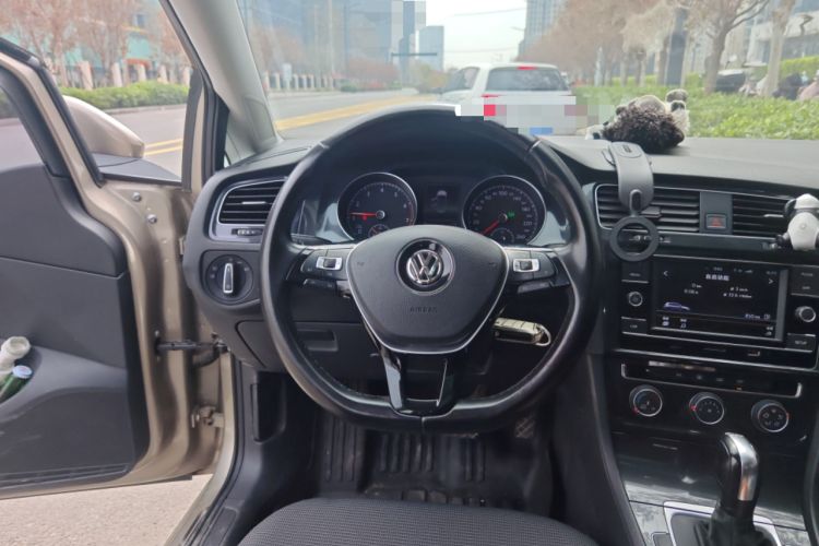 Used Volkswagen Golf 2018 230TSI Automatic Comfort Model Steering Wheel