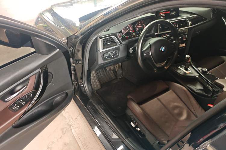 Used BMW 3 Series 2018 318Li Driver Seat
